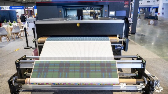 Enam Pertanyaan Terutama untuk memilih Pencetak Tekstil Digital: Panduan Essensial untuk Manufacturer dan Studio Pakaian
